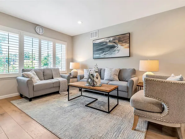 4441 Clovewood Ln, Pleasanton, CA 94588