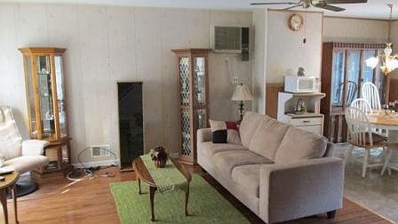 1st image of 2974 Hylan Blvd