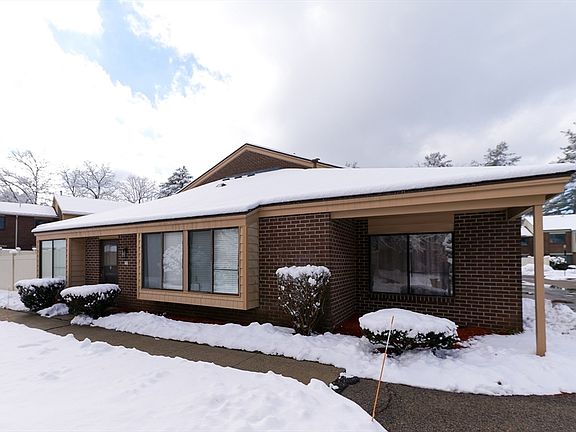 3rd image of 117 Greenbrook Dr Unit 117