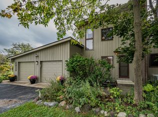 29W339 John Bardeen Dr, Warrenville, IL