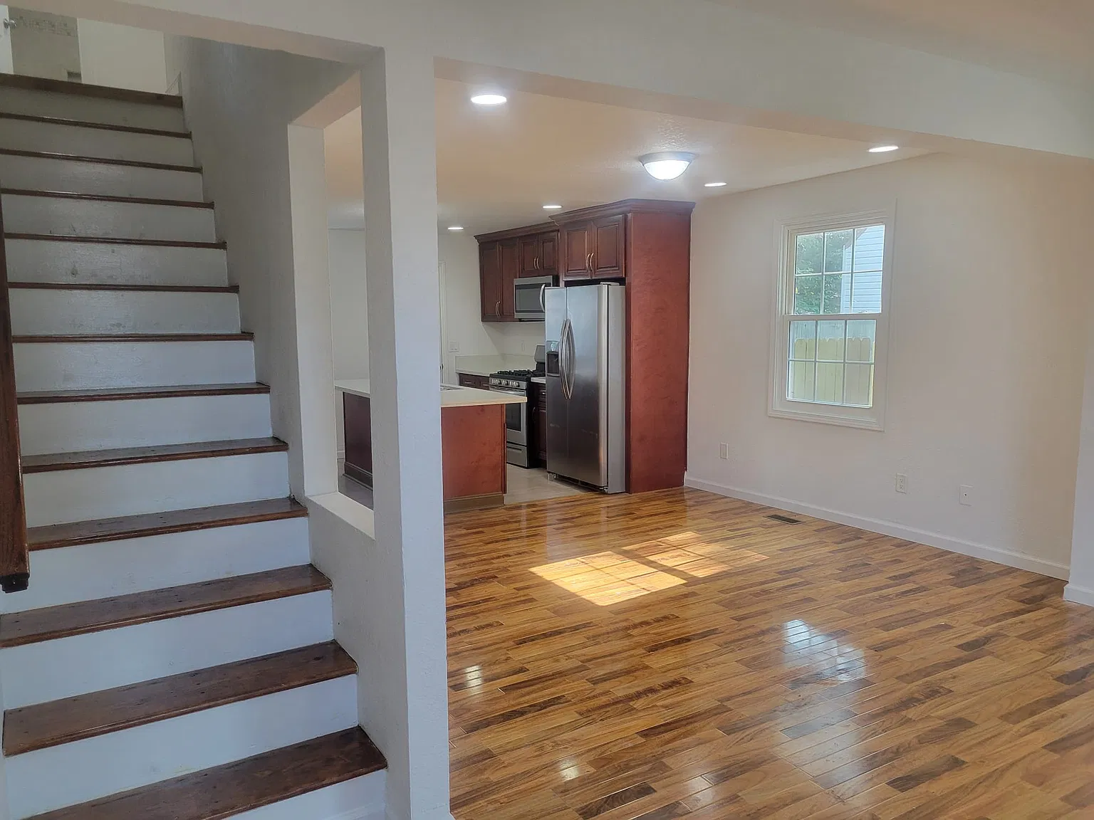 4 bed, 1514 sqft, $2,400 — Photo 3
