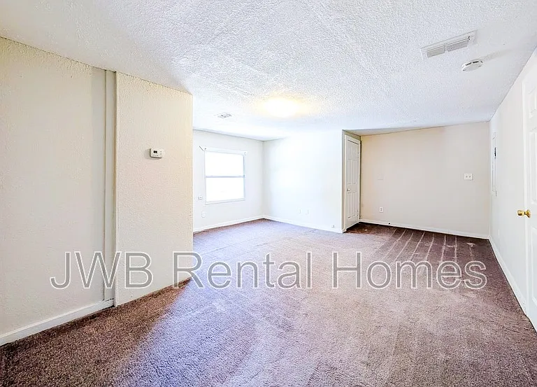 3933 Boulevard #2 — Photo 5