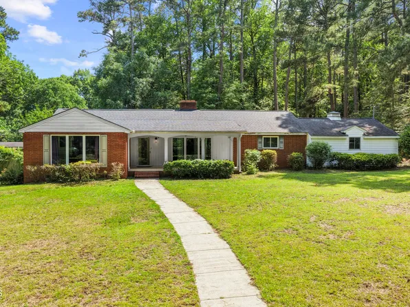 3 Dogwood Forest Ln, Clayton, NC 27520