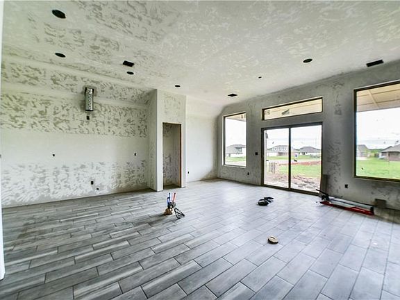 3rd image of 15701 Egerton Pl