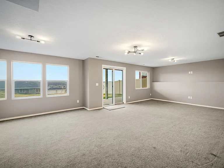 8411 N James Ct — Photo 28