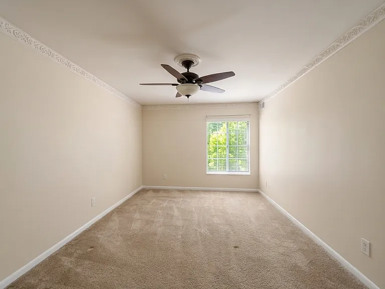 6001 Arlington Blvd #305 — Photo 4