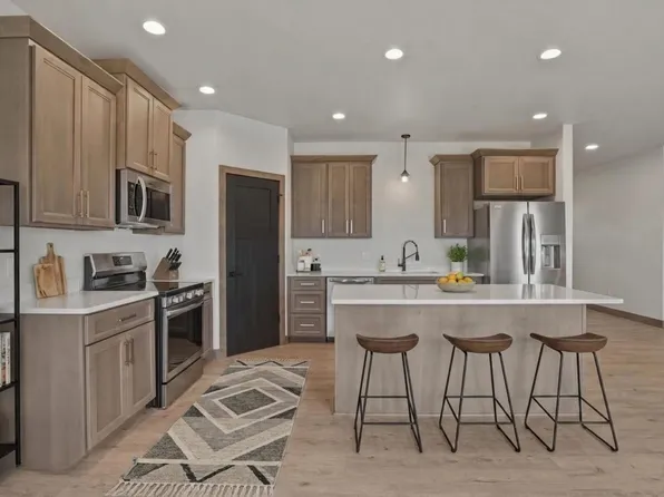 520 W Troy, Cuba City, WI 53807