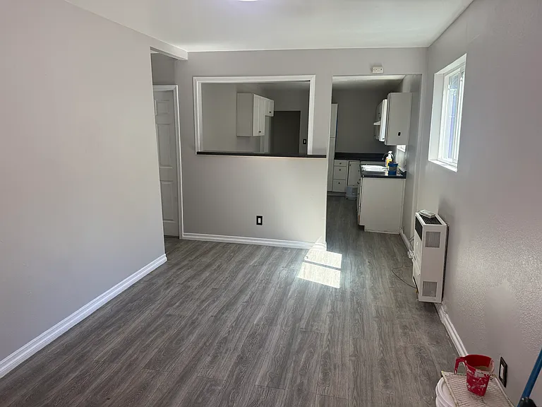 1343 E 59th Pl — Photo 5