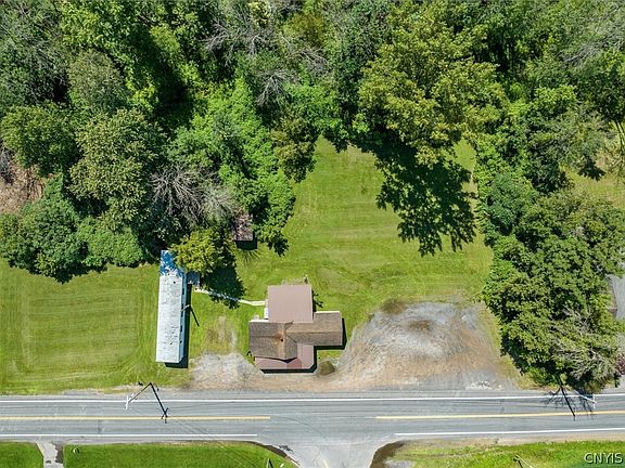 3rd image of 8460 Old River Rd