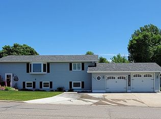 1403 14th Ave SW, Jamestown, ND 58401