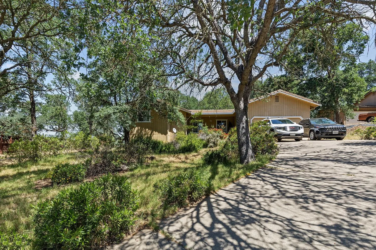 2679 Black Bart Dr photo 1