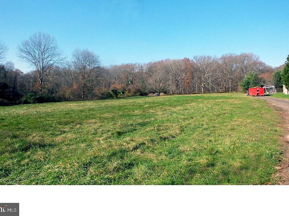 2nd image of 347 Tom Brown Rd