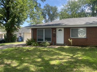 30 Woodlawn Dr #A, Saint Charles, MO 63301