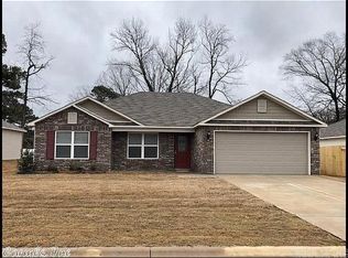 2424 Vivian Dr, Benton, AR 72015