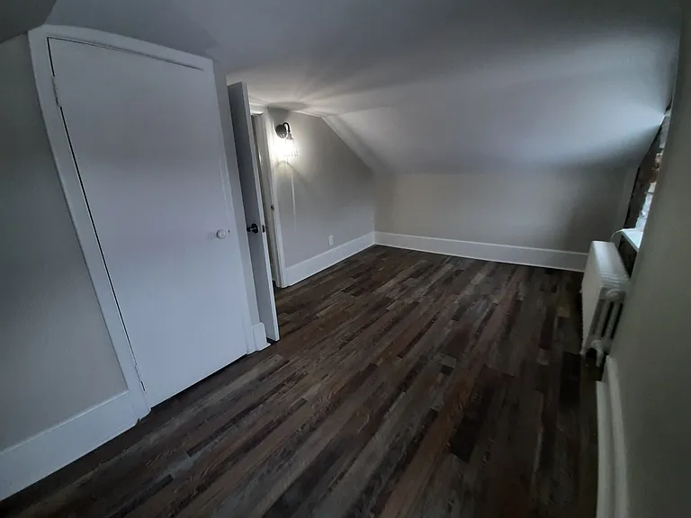 678 King St W #1 — Photo 17