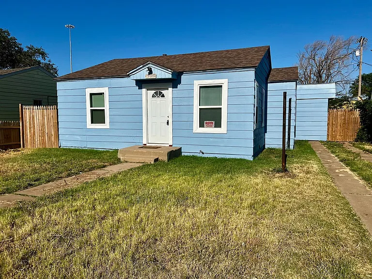304 Avenue R — Photo 2