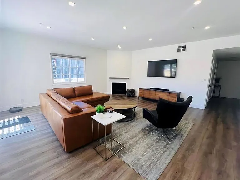 1645 Camden Ave #401 — Photo 3