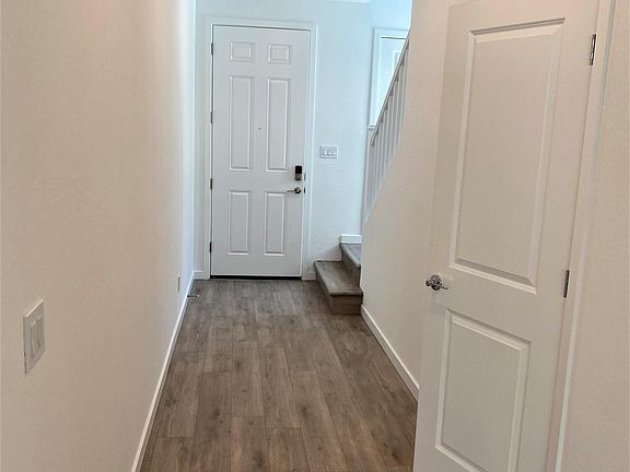 4th image of 1323 W BLUEJAY Drive