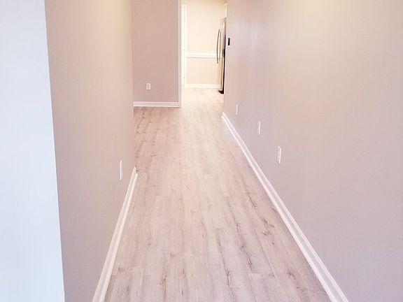 3rd image of 2076 Sylvan Lake Dr