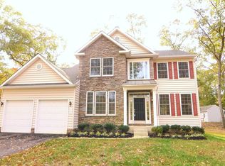 128 Lake Shore Dr, Pasadena, MD 21122