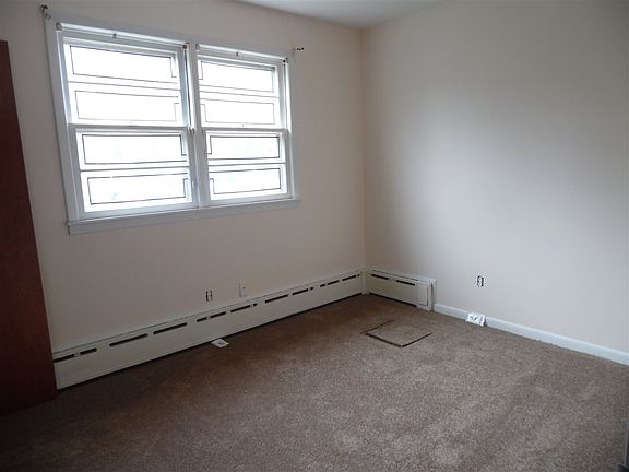 2nd image of 13 Hillside Pl