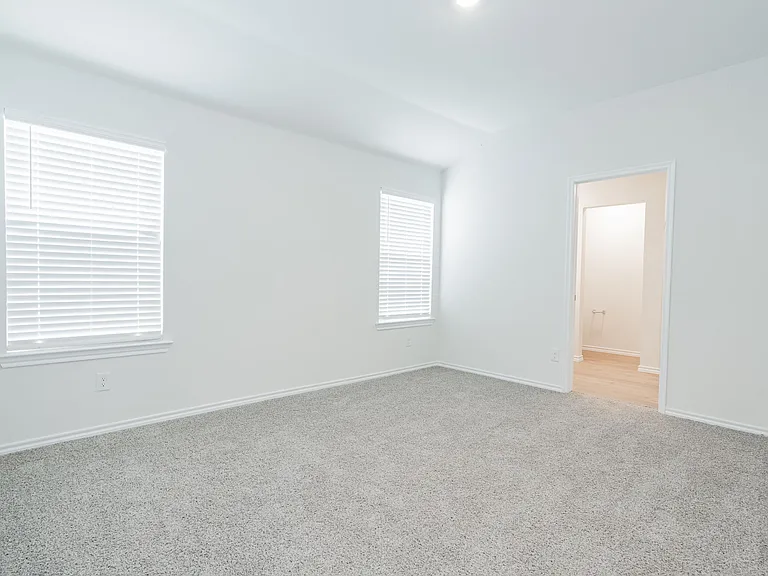 916 Sunrise Ln — Photo 26