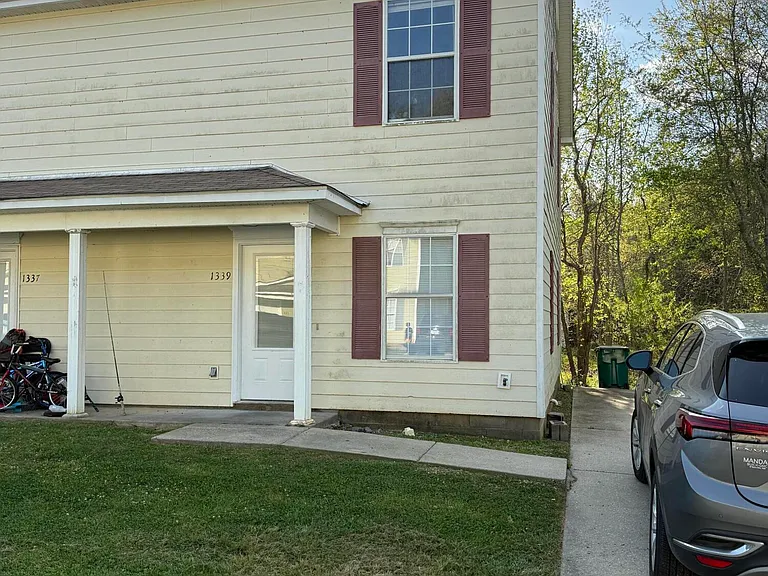 1339 Foxwood Pl — Photo 1