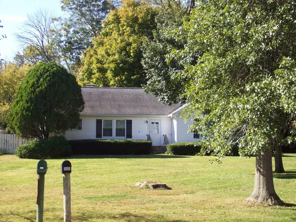630 E Beardstown St, Virginia, IL 62691