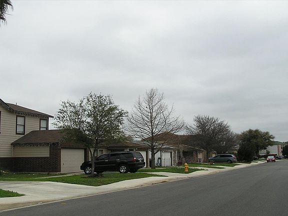4th image of 2914 Moss Plain Dr