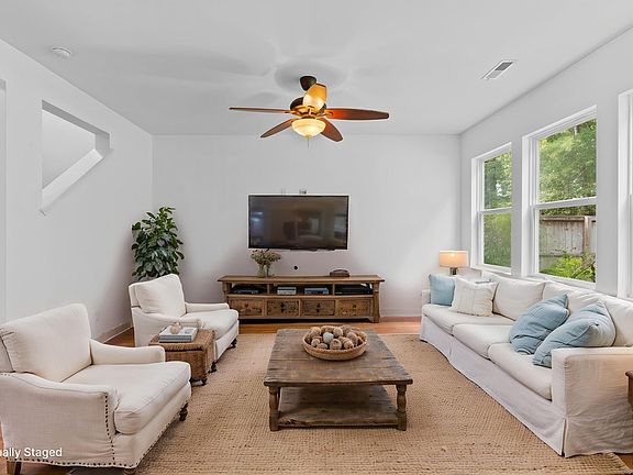 4th image of 256 Woodbrook Way