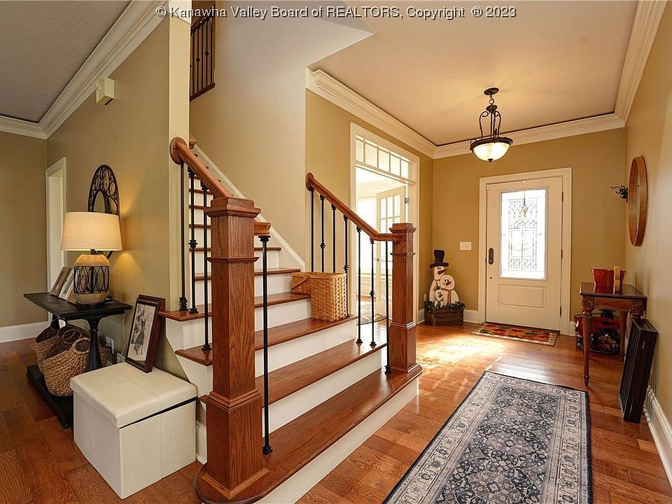 1013 Crestmont Rd, Hurricane, WV 25526 Zillow