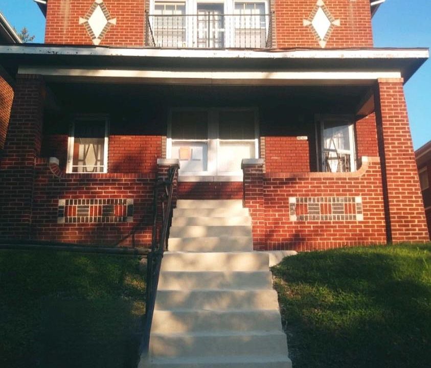 Charming original exterior details
