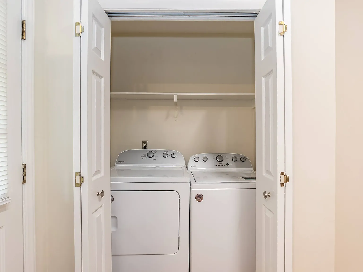 2 bed, 900 sqft, $1,500 — Photo 2
