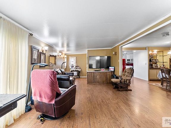3rd image of 413 Cooper Ln