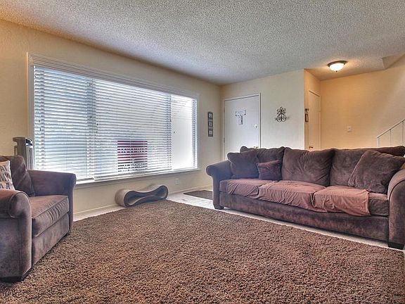 4th image of 490 Auburn Way APT 27