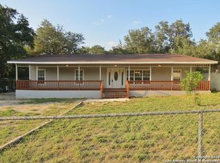 50 Dawnridge Dr, Poteet, TX 78065