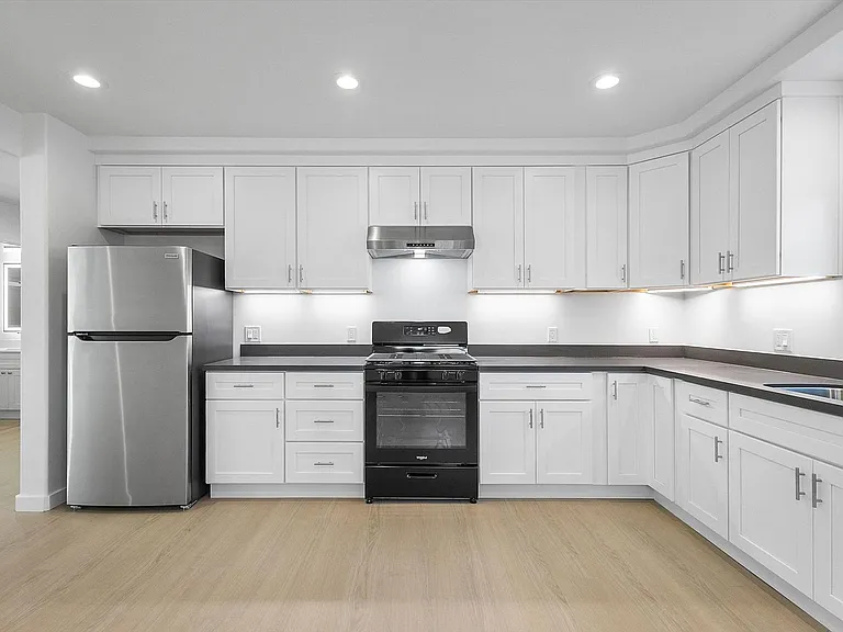 1533 Lafayette St #A — Photo 5