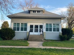 202 E Locust Ave, Plainview, NE 68769