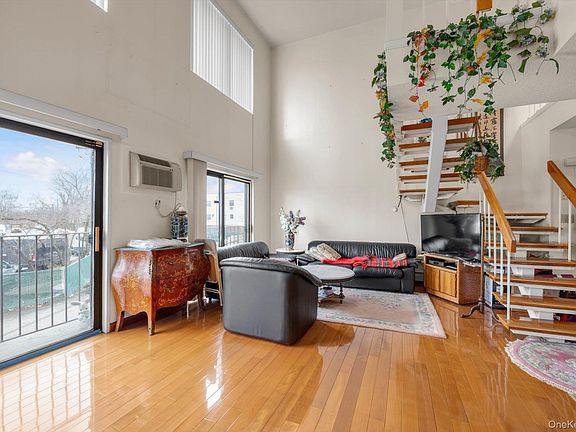 3rd image of 3-14 Julius Road #20D