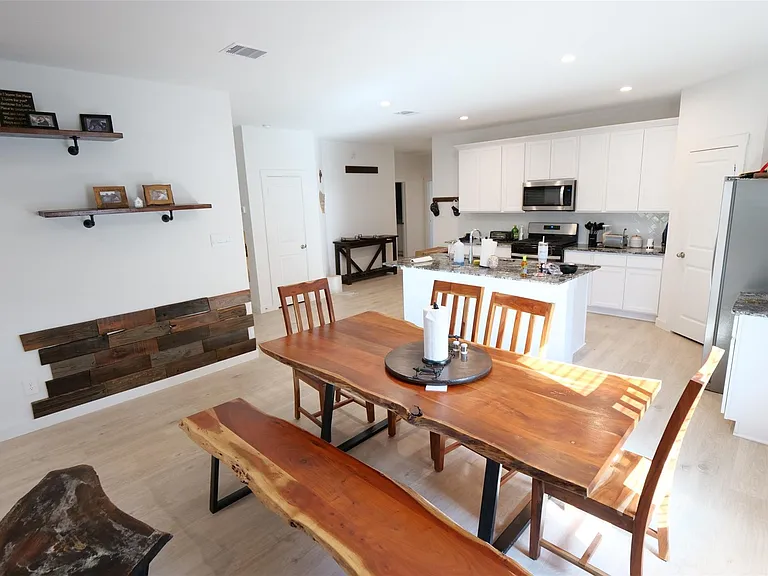 1303 Lucciola Ln — Photo 14