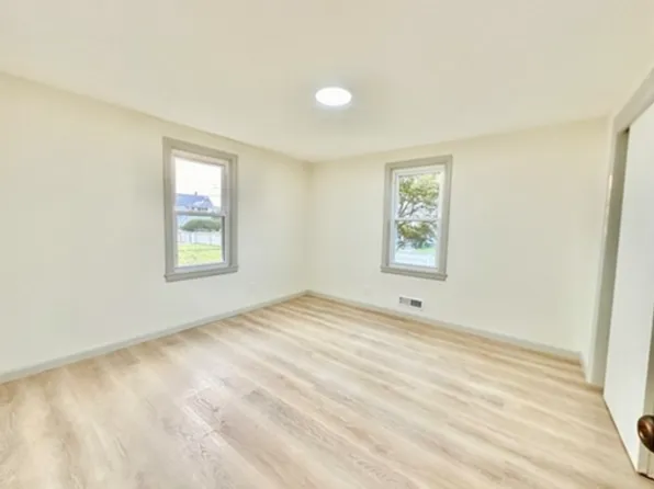 73B Summit Ave #73B, Chicopee, MA 01020