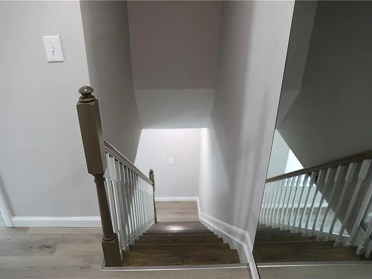 1321 Surrey Ln SW — Photo 15