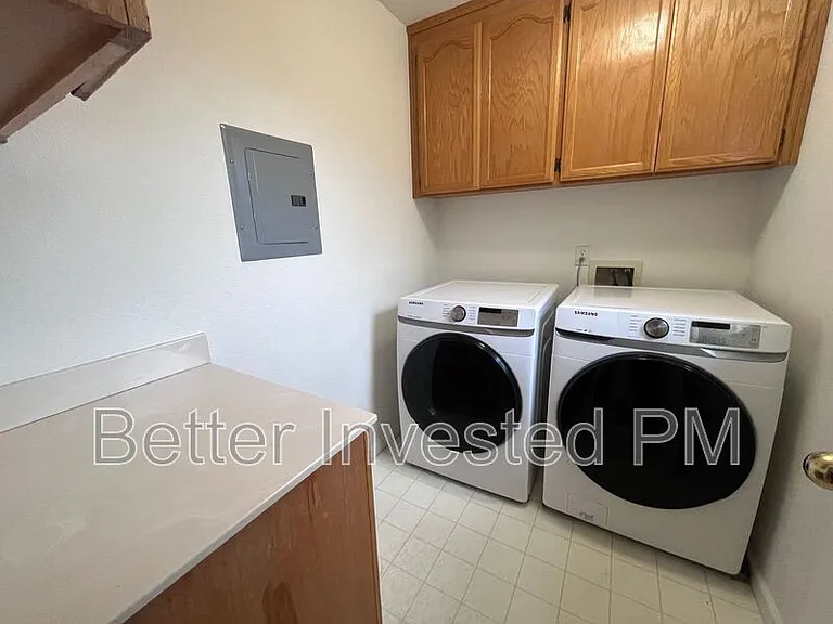 1429 Woodside Cir — Photo 10