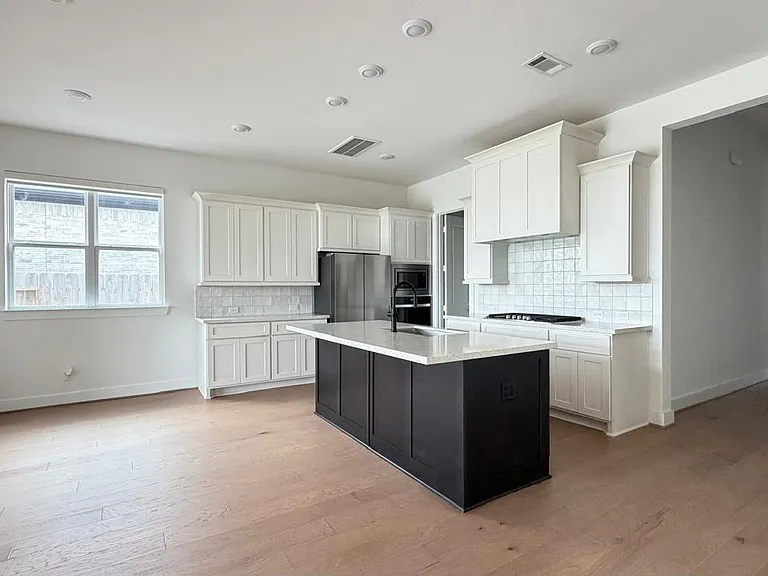 24638 Lukes Landing Way — Photo 4
