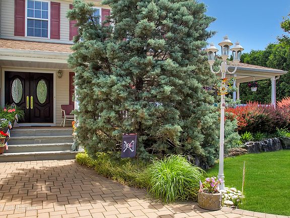 4th image of 21 Laura Ct