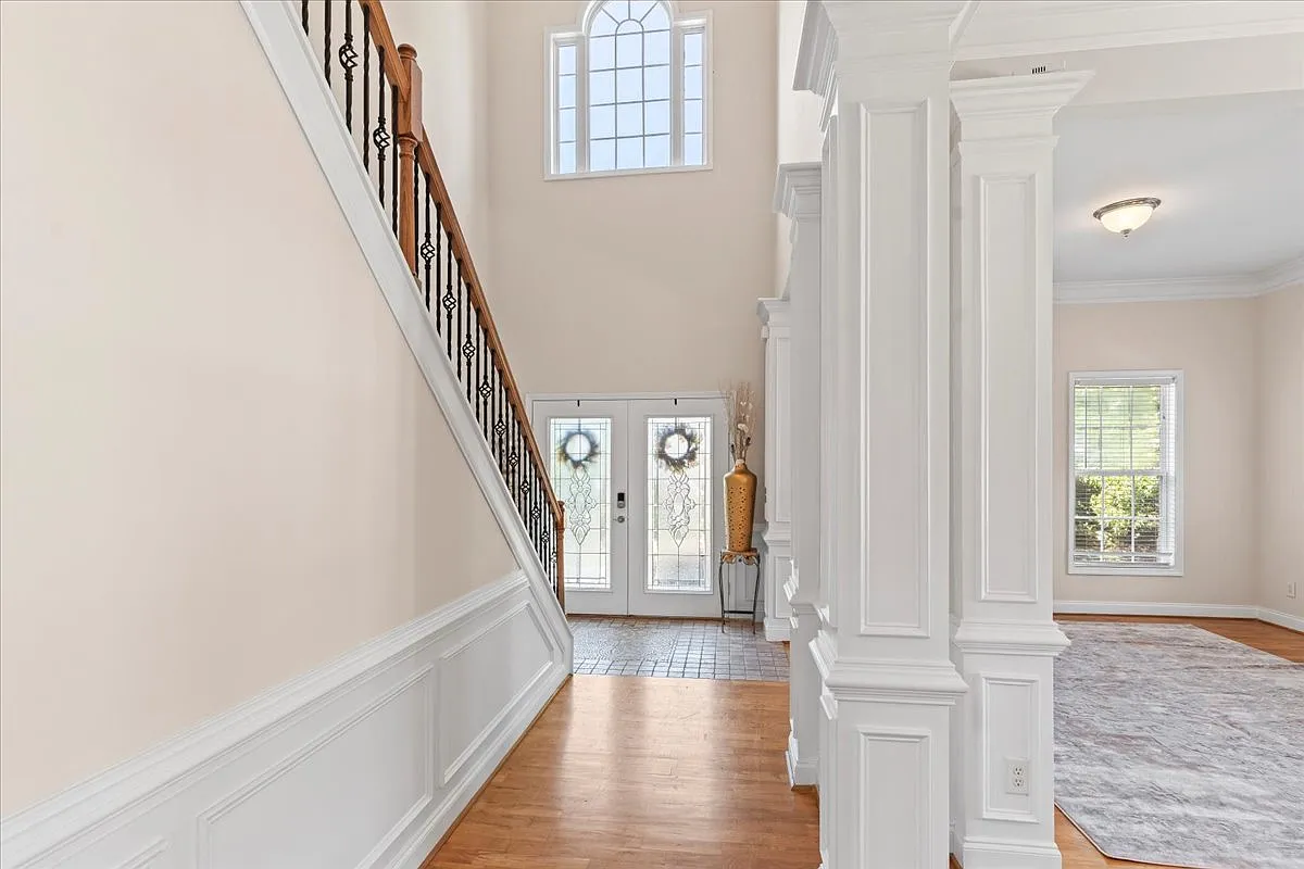 4 bed, 4214 sqft, $2,900 — Photo 4