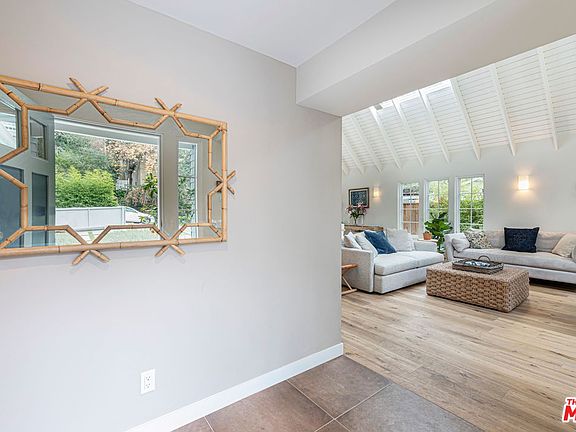 3rd image of 2262 Beverly Glen Pl
