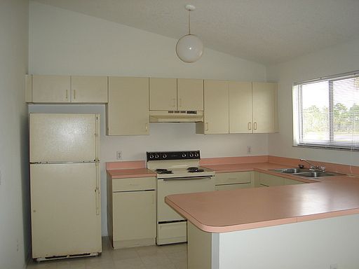 2nd image of 1449 SE Appamattox Ter
