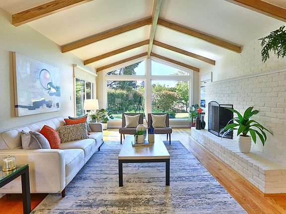 4th image of 21203 Orogrande Pl