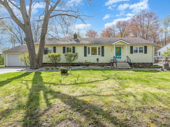 2711 Dauer St, Midland, MI 48642